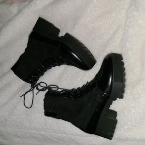 Truffles Collection S. 38 Black Faux Leather Croc Embossed